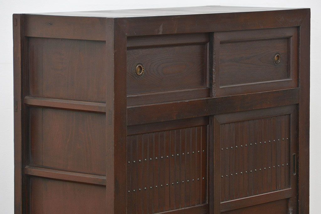 アンティーク家具　古民具・骨董 鉄脚付きの三尺水屋箪笥 サイドボード(収納棚、リビングボード)