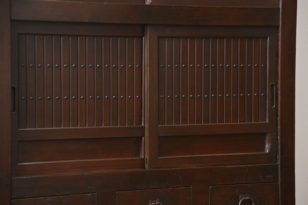 アンティーク家具　古民具・骨董 鉄脚付きの三尺水屋箪笥 サイドボード(収納棚、リビングボード)