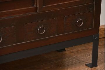 アンティーク家具　古民具・骨董 鉄脚付きの三尺水屋箪笥 サイドボード(収納棚、リビングボード)