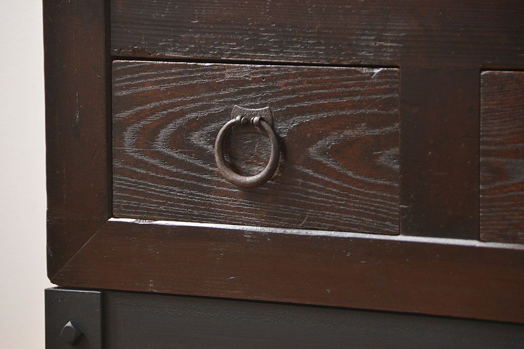 アンティーク家具　古民具・骨董 鉄脚付きの三尺水屋箪笥 サイドボード(収納棚、リビングボード)