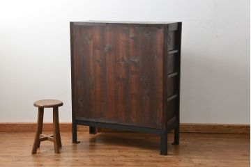 アンティーク家具　古民具・骨董 鉄脚付きの三尺水屋箪笥 サイドボード(収納棚、リビングボード)