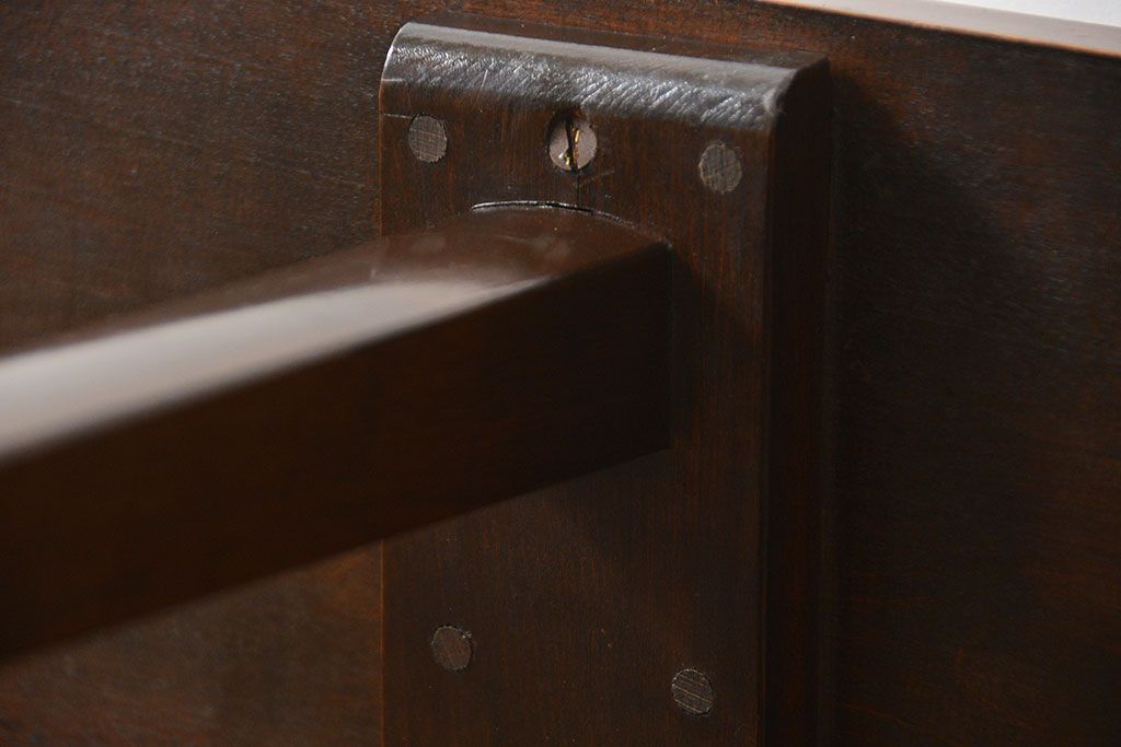 レトロ家具　昭和レトロ かわいいデザイン!上質なラウンドテーブル(カフェテーブル、コーヒーテーブル、サイドテーブル、センターテーブル)