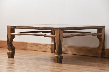 アンティーク家具　古民具・骨董 杢目の素晴らしい欅材と黒柿無垢材の高級座卓(1)(テーブル、座机)