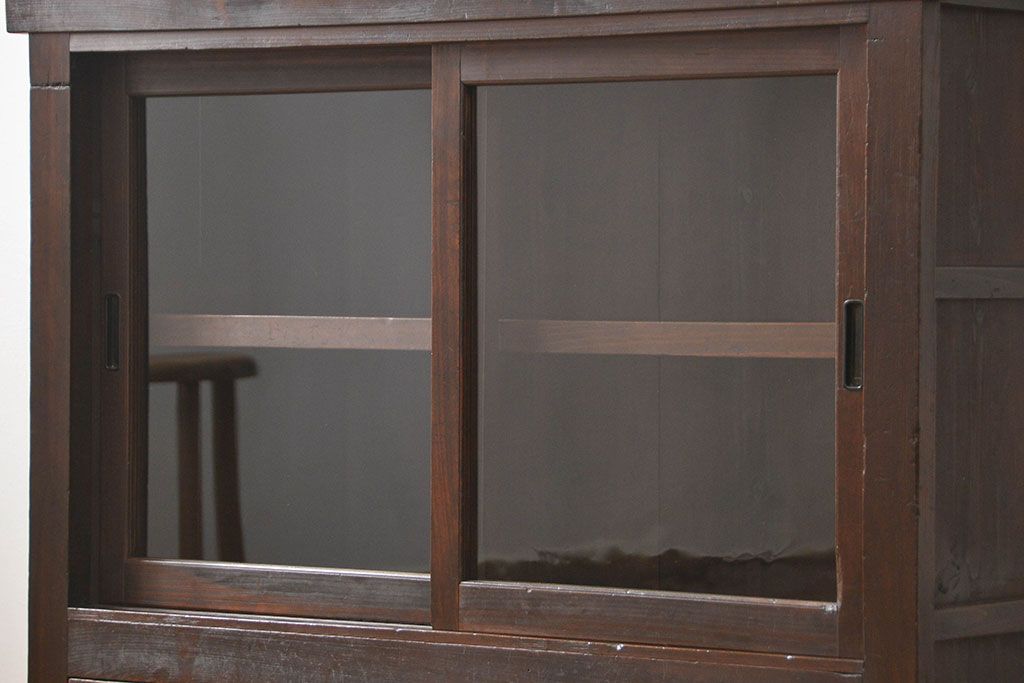 アンティーク家具　古民具・骨董 シンプルな四尺関西収納棚(水屋箪笥、ガラスケース、飾り棚)