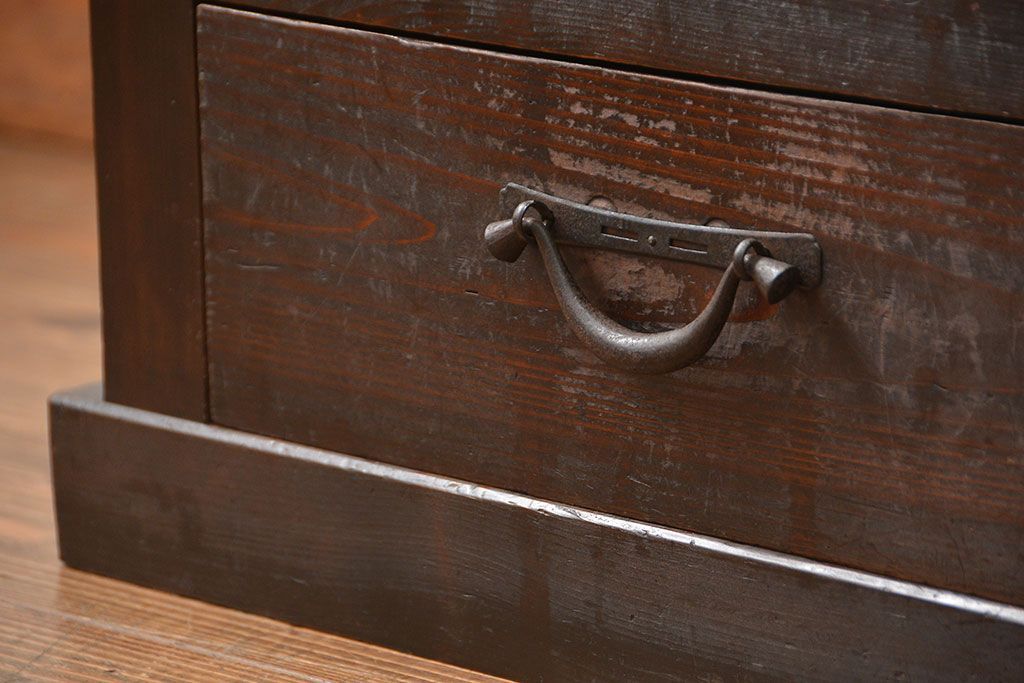 アンティーク家具　古民具・骨董 シンプルな四尺関西収納棚(水屋箪笥、ガラスケース、飾り棚)