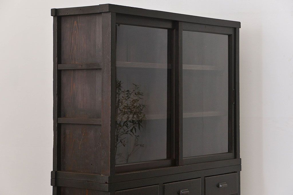 アンティーク家具　古民具・骨董　シックな15杯引き出し収納棚(ガラスケース、飾り棚、百味箪笥、薬箪笥)