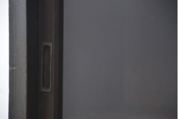 アンティーク家具　古民具・骨董　シックな15杯引き出し収納棚(ガラスケース、飾り棚、百味箪笥、薬箪笥)