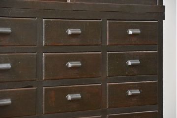 アンティーク家具　古民具・骨董　シックな15杯引き出し収納棚(ガラスケース、飾り棚、百味箪笥、薬箪笥)