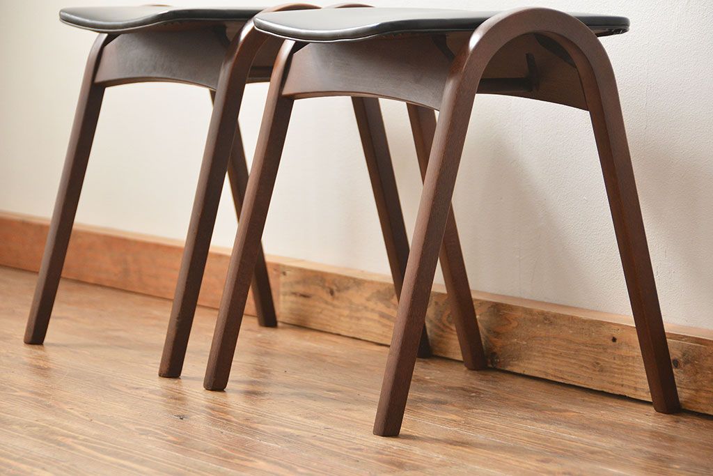 秋田木工 アンティーク スタッキングスツール 赤２脚セットヴィンテージ 公式】アンティーク家具ラフジュ工房商品詳細ページ中古