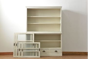 アンティーク家具　アンティークペイント仕上げ ダイヤガラスキャビネット(食器棚、カップボード)