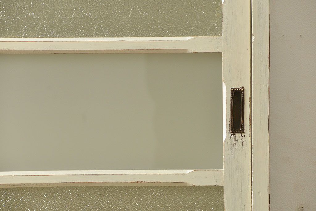 アンティーク家具　アンティークペイント仕上げ ダイヤガラスキャビネット(食器棚、カップボード)