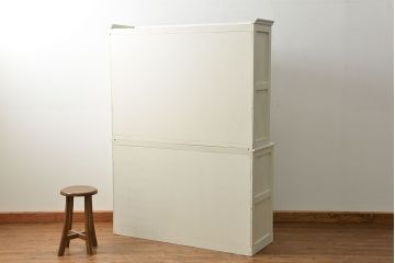 アンティーク家具　アンティークペイント仕上げ ダイヤガラスキャビネット(食器棚、カップボード)