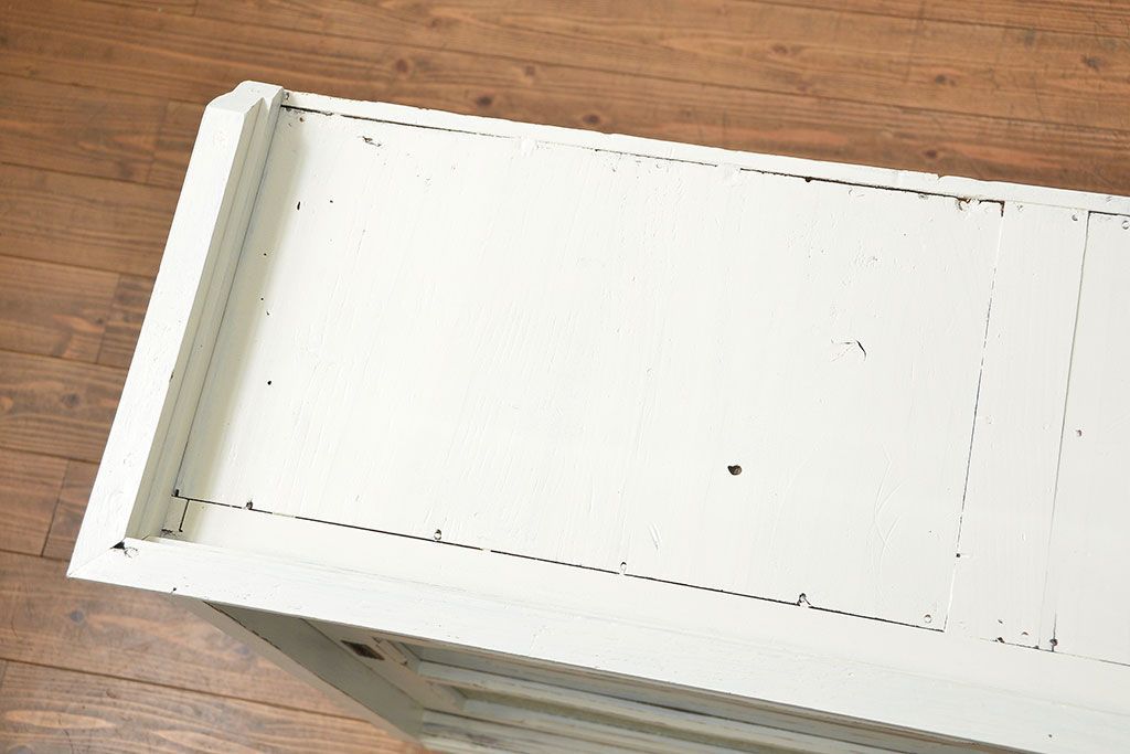 アンティーク家具　アンティークペイント仕上げ ダイヤガラスキャビネット(食器棚、カップボード)