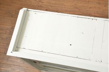 アンティーク家具　アンティークペイント仕上げ ダイヤガラスキャビネット(食器棚、カップボード)