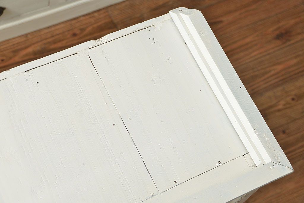 アンティーク家具　アンティークペイント仕上げ ダイヤガラスキャビネット(食器棚、カップボード)