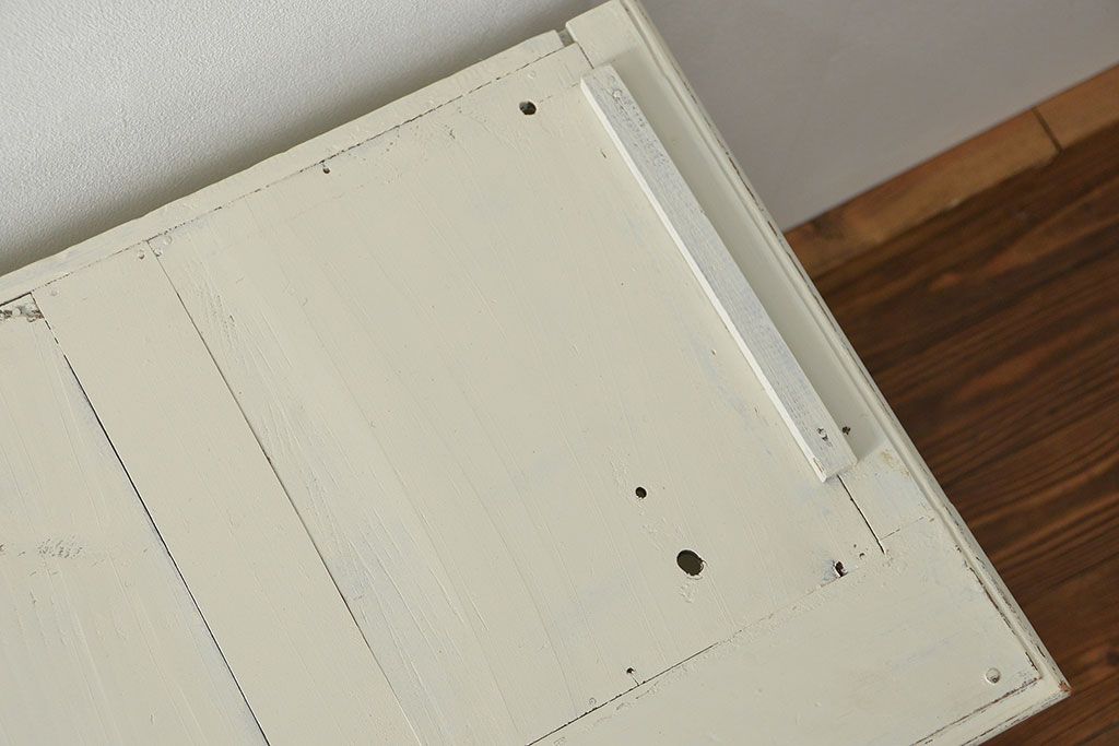 アンティーク家具　アンティークペイント仕上げ ダイヤガラスキャビネット(食器棚、カップボード)