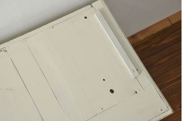 アンティーク家具　アンティークペイント仕上げ ダイヤガラスキャビネット(食器棚、カップボード)