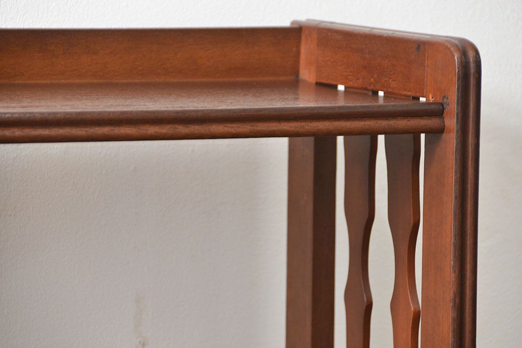 ヴィンテージ家具　昭和レトロ かわいいデザインのビンテージ本棚(ブックシェルフ、飾り棚)