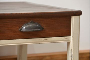 レトロ家具　昭和レトロ アンティークペイント仕上げ かわいいテーブル(平机、ローボード)