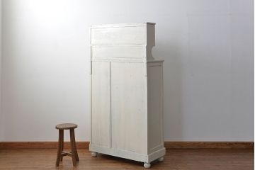 レトロ家具　アンティークペイント レトロな脚付きデンタルキャビネット(デンタルケース、ケビント、収納棚)