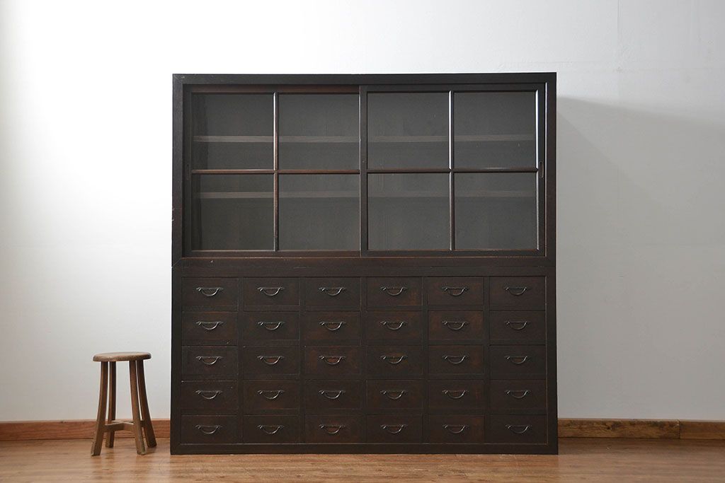 アンティーク家具　古民具・骨董 30杯引き出し重ね収納棚(飾り棚、薬箪笥、水屋箪笥、収納箪笥)