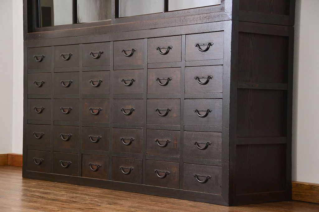 アンティーク家具　古民具・骨董 30杯引き出し重ね収納棚(飾り棚、薬箪笥、水屋箪笥、収納箪笥)