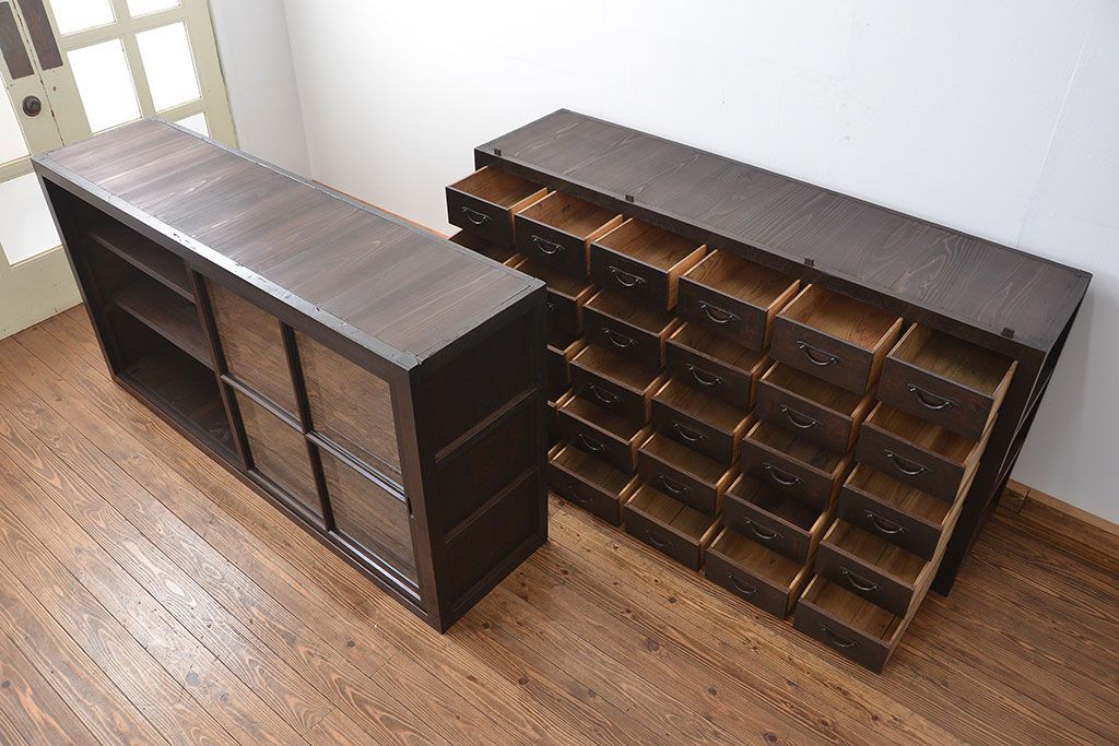 アンティーク家具　古民具・骨董 30杯引き出し重ね収納棚(飾り棚、薬箪笥、水屋箪笥、収納箪笥)