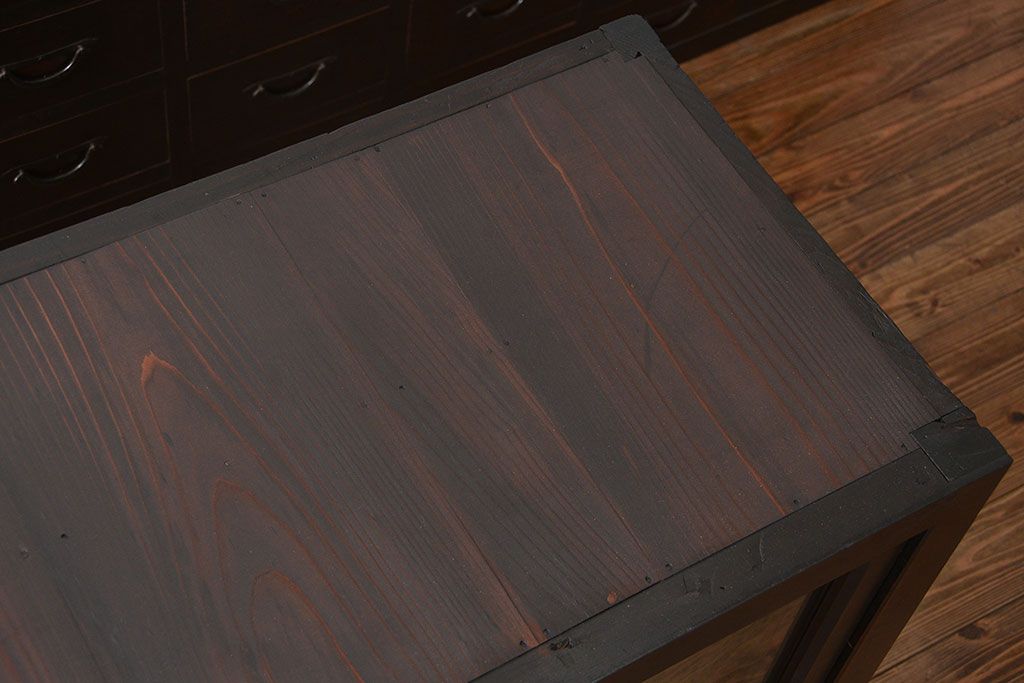 アンティーク家具　古民具・骨董 30杯引き出し重ね収納棚(飾り棚、薬箪笥、水屋箪笥、収納箪笥)