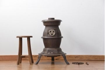 アンティーク雑貨　未使用品 SANKYO(サンキョー) ビンテージダルマストーブ(大)(薪ストーブ、石炭ストーブ)