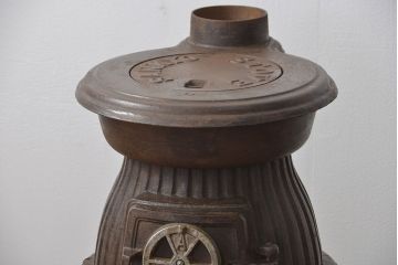アンティーク雑貨　未使用品 SANKYO(サンキョー) ビンテージダルマストーブ(大)(薪ストーブ、石炭ストーブ)