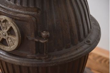 アンティーク雑貨　未使用品 SANKYO(サンキョー) ビンテージダルマストーブ(大)(薪ストーブ、石炭ストーブ)