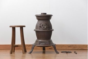 アンティーク雑貨　未使用品 SANKYO(サンキョー) ビンテージダルマストーブ(中)(薪ストーブ、石炭ストーブ)