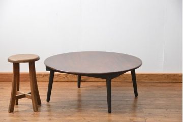 アンティーク家具　アンティーク 古い栓材の丸型センターテーブル(ちゃぶ台、ラウンドテーブル)