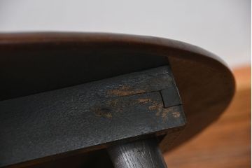 アンティーク家具　アンティーク 古い栓材の丸型センターテーブル(ちゃぶ台、ラウンドテーブル)