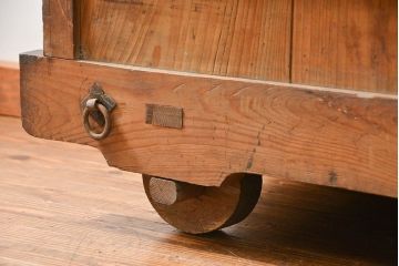 アンティーク家具　古民具・骨董 江戸〜明治期 前面栗材 米沢車箪笥(船箪笥、帳場箪笥)