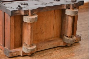 アンティーク家具　古民具・骨董 江戸〜明治期 前面栗材 米沢車箪笥(船箪笥、帳場箪笥)