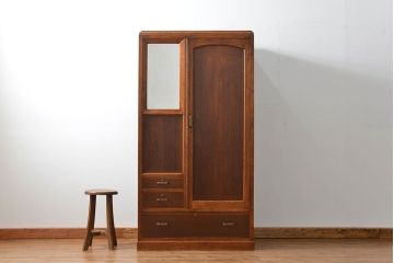 レトロ家具　アンティーク 前面ナラ材のレトロなワードローブ(洋服箪笥、洋服タンス)