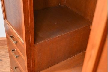 レトロ家具　アンティーク 前面ナラ材のレトロなワードローブ(洋服箪笥、洋服タンス)