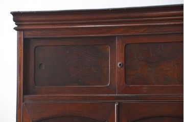 アンティーク家具　古民具・骨董 上質な前面欅材の漆塗り高級ワードローブ