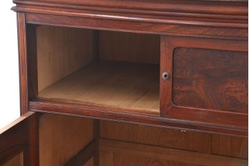 アンティーク家具　古民具・骨董 上質な前面欅材の漆塗り高級ワードローブ