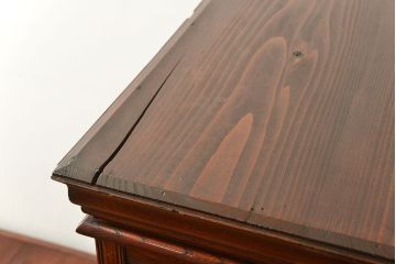 アンティーク家具　古民具・骨董 上質な前面欅材の漆塗り高級ワードローブ