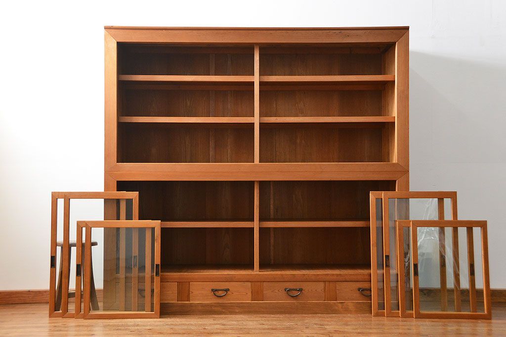 アンティーク家具　アンティーク 古い木味の上品な関西収納棚(水屋箪笥、ガラスケース、収納棚、飾り棚)