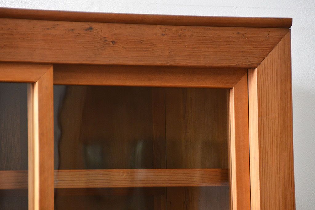 アンティーク家具　アンティーク 古い木味の上品な関西収納棚(水屋箪笥、ガラスケース、収納棚、飾り棚)