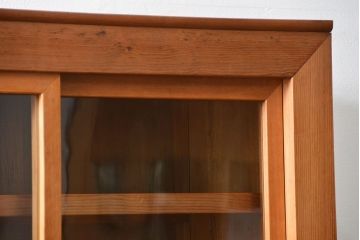 アンティーク家具　アンティーク 古い木味の上品な関西収納棚(水屋箪笥、ガラスケース、収納棚、飾り棚)