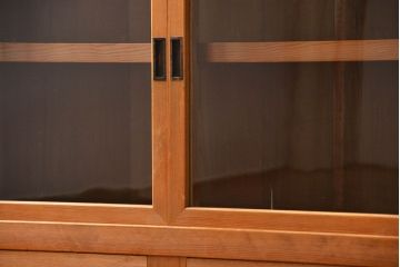 アンティーク家具　アンティーク 古い木味の上品な関西収納棚(水屋箪笥、ガラスケース、収納棚、飾り棚)