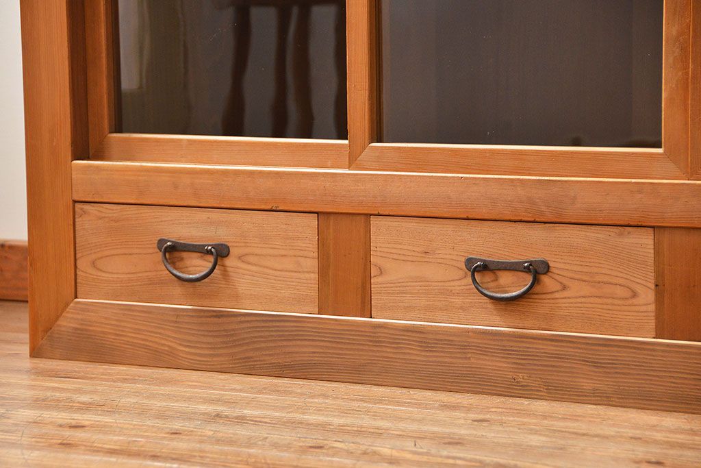 アンティーク家具　アンティーク 古い木味の上品な関西収納棚(水屋箪笥、ガラスケース、収納棚、飾り棚)