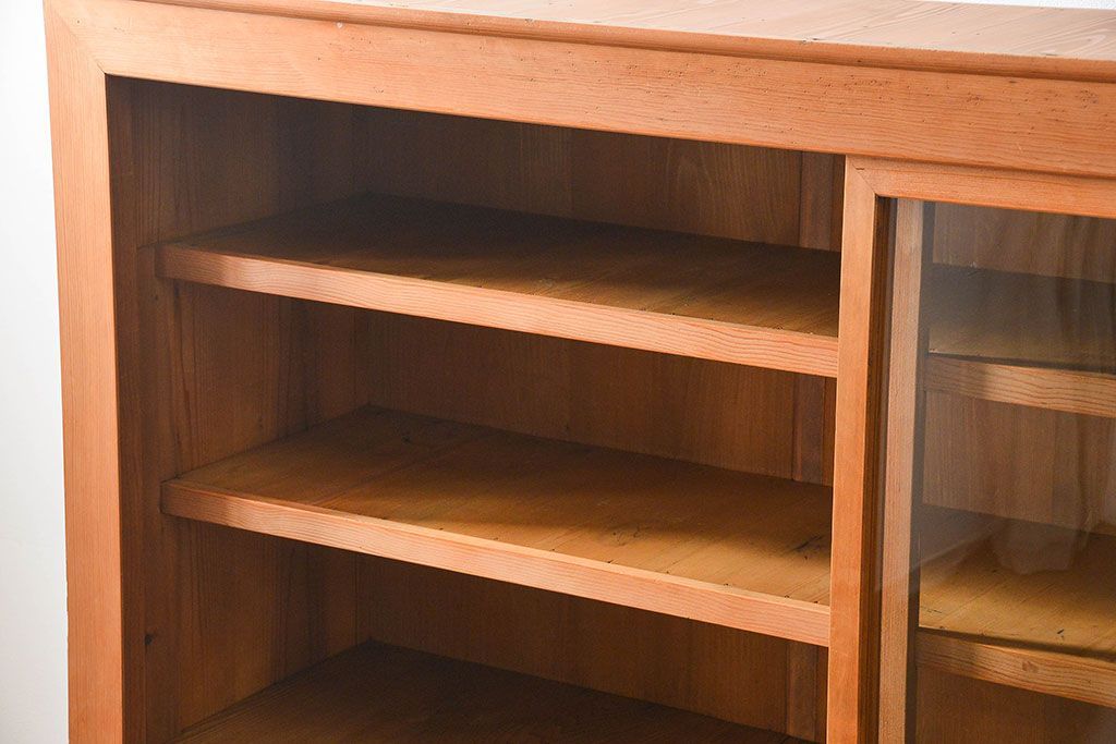 アンティーク家具　アンティーク 古い木味の上品な関西収納棚(水屋箪笥、ガラスケース、収納棚、飾り棚)