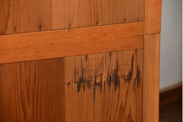 アンティーク家具　アンティーク 古い木味の上品な関西収納棚(水屋箪笥、ガラスケース、収納棚、飾り棚)