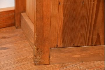 アンティーク家具　アンティーク 古い木味の上品な関西収納棚(水屋箪笥、ガラスケース、収納棚、飾り棚)