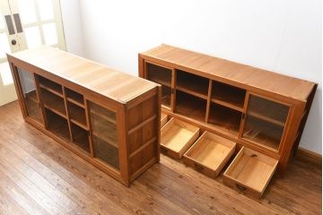 アンティーク家具　アンティーク 古い木味の上品な関西収納棚(水屋箪笥、ガラスケース、収納棚、飾り棚)